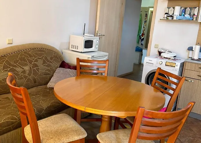 Kameliya Garden ساني بيتش