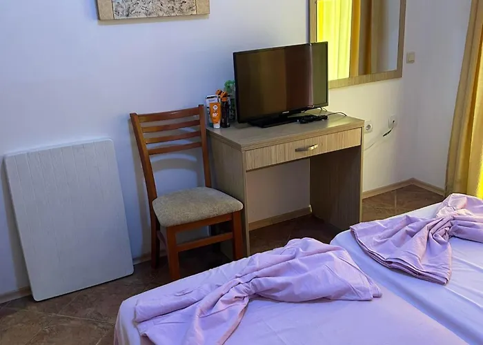 Kameliya Garden ساني بيتش